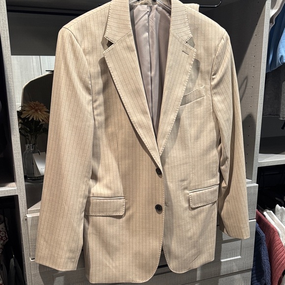 Banana Republic Tailored Fit Suit - Picture 5 of 7